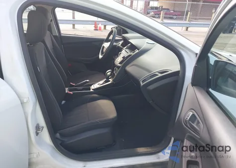 2016 Ford Focus S z USA, uszkodzony, nr VIN 1FADP3E29GL345695